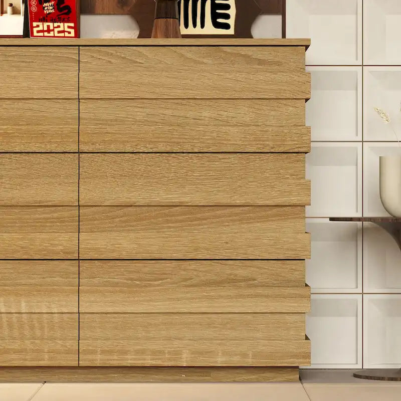 Commode à 9 Tiroirs : Finition Bois Clair et Design Linéaire Moderne pour un Rangement Spacieux